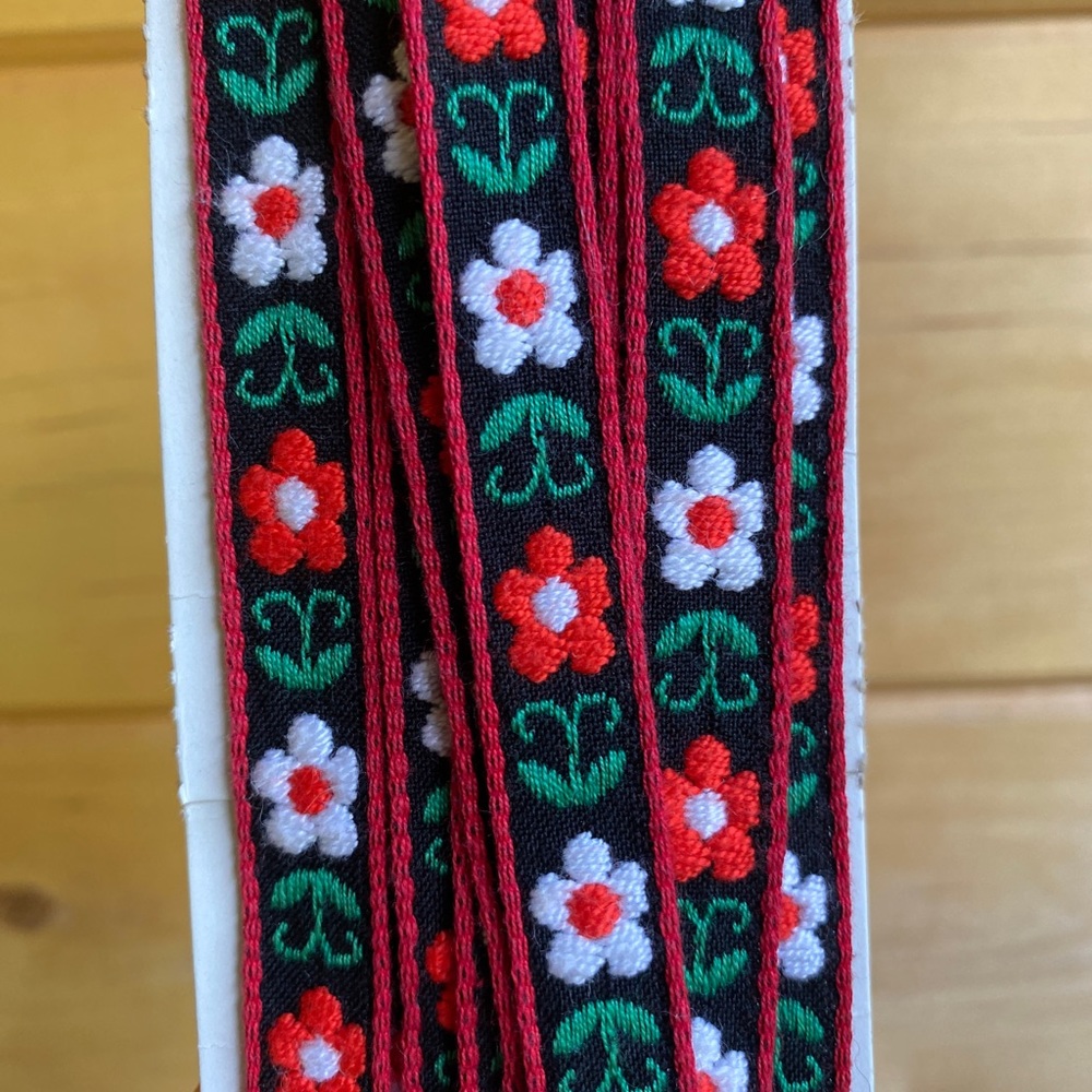 3/$30 🌟 VTG adorable floral yarn - Picture 3 of 5